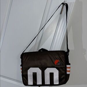 2-Ladies Cleveland browns Jersey Helmet Messenger Shoulder Bag+extra small Purse
